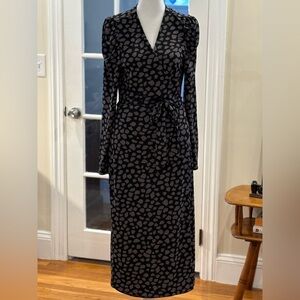Ann Taylor Black and Gray Wrap Dress V-Neck Long Sleeve. Size 6